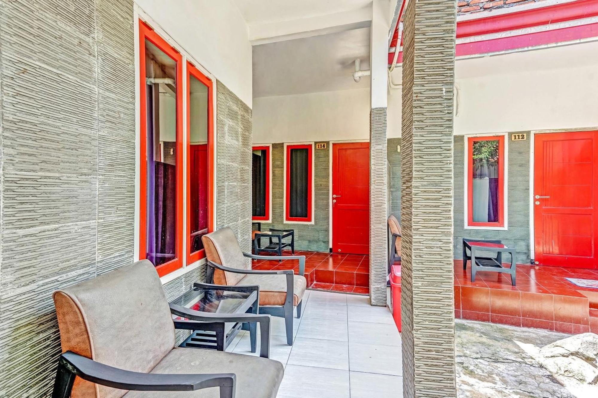 Hotel Kalimantan Sorabaya Extérieur photo